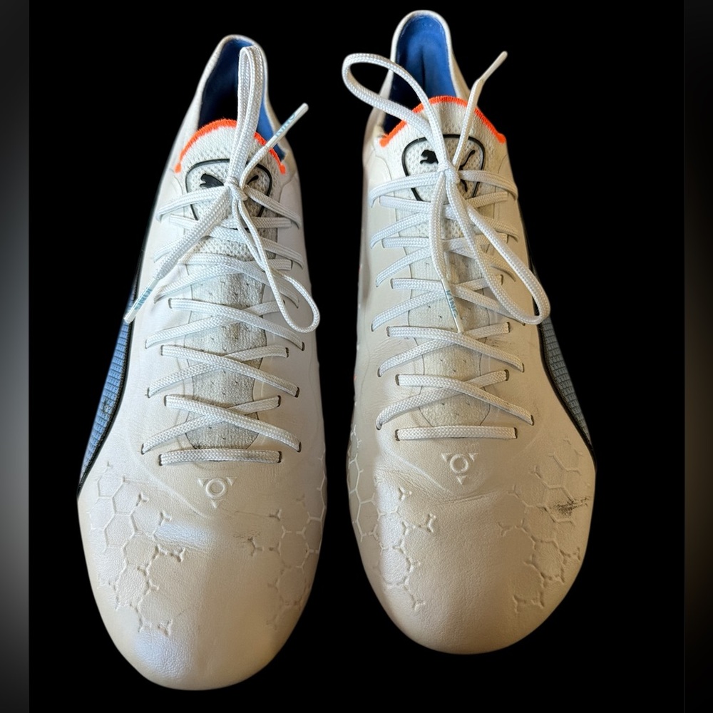 Puma King Ultimate FG size 8.5 M